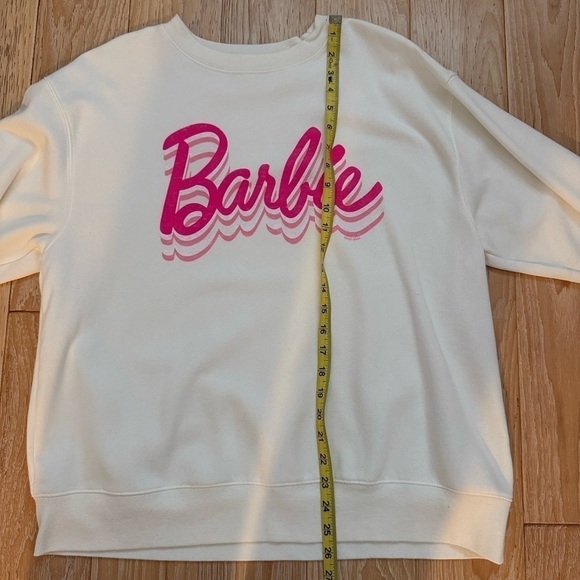 Gap Barbie white crew sweatshirt with pink writing size large - Picture 6 of 7